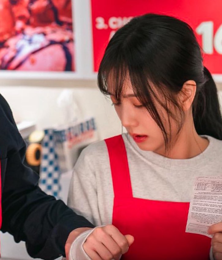 portalblackpink's tweet photo. Novas imagens da #JISOO em Newtopia!! https://t.co/ezHn7YJpGs