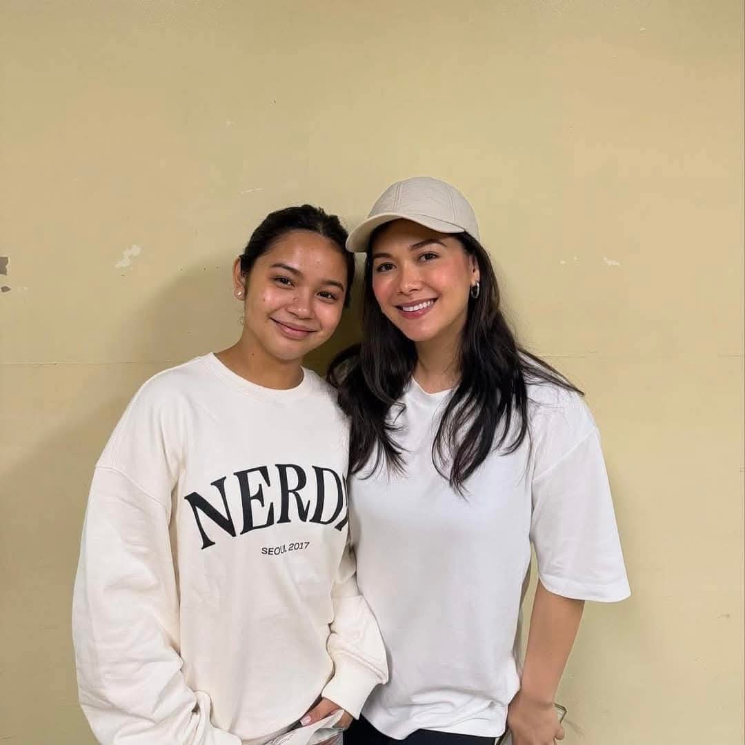 MoonAndKey2024's tweet photo. Mas kinilig ako dito #CocoJam
Sarah G na lang ang kulang
#KoletteMadelo https://t.co/Ng0iq17HFL