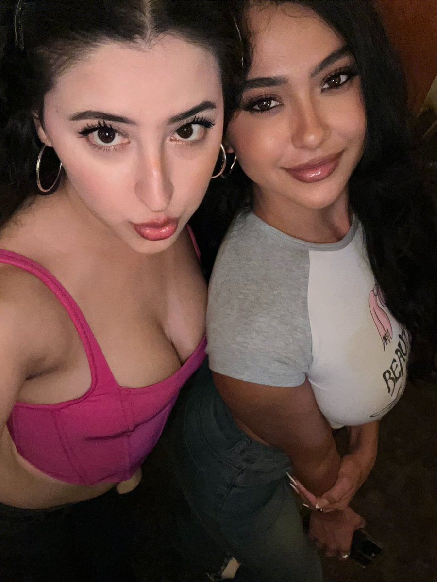 Two girls that $HODL