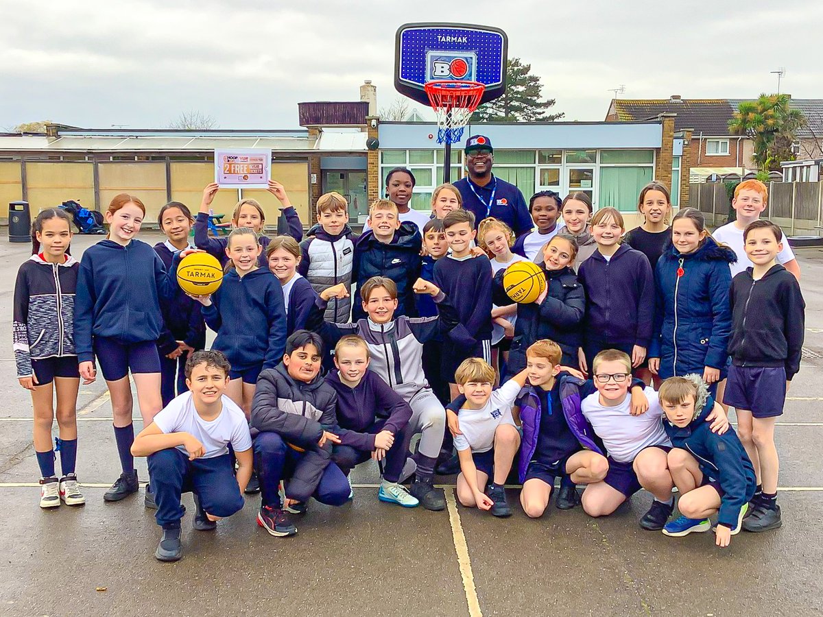 BBFundamentalz's tweet photo. We had 30 pupils taking part in the #FREE HOOP it UP #Thurrock basketball clinic at @StiffordSWECET last week.

The weather held out and we got to see some real ballers showing off their skills! 🤩🏀

#HOOPitUPThurrock #HOOPitUP
#BBALLFUNDAMENTALZ https://t.co/r2sNrLQKJl