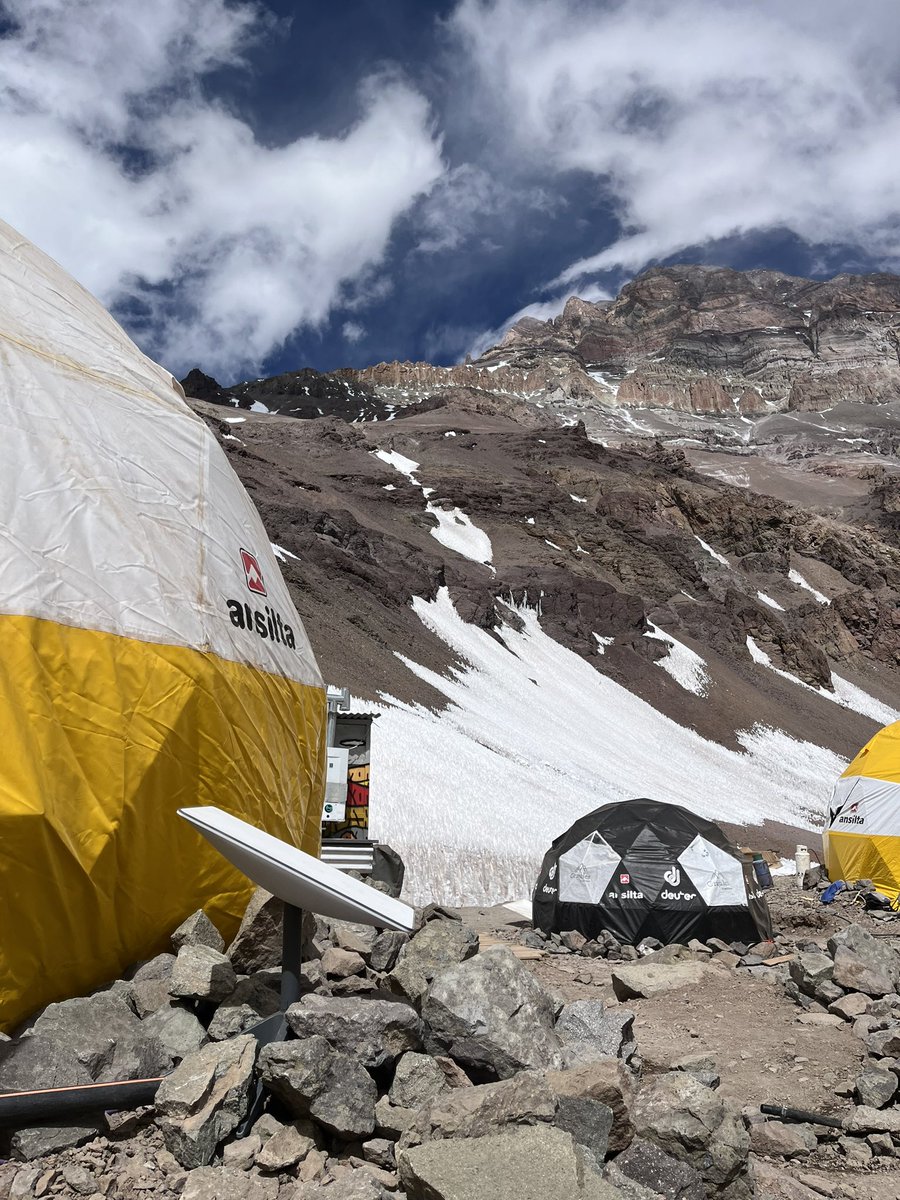 MattPerantinos's tweet photo. 4,300m above sea level on beautiful Mt. Aconcagua in Argentina, and Starlink is working flawlessly. They even have it at 5,500, and 6,000m! 

Thank you @elonmusk and @Starlink for allowing us mountaineers to stay connected while being in such a remote place! https://t.co/FcruysThg0