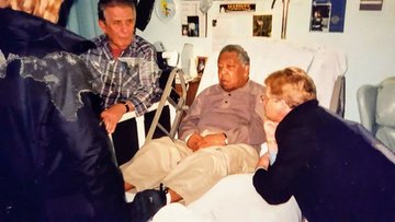 MentalidadFeroz's tweet photo. El "trabajo" se convirtió en la misión de su vida:

Ayudar a otros a afrontar la muerte con dignidad y paz.

Brinkley empezó a trabajar como voluntario con pacientes de hospicios, guiando a los moribundos a través de sus miedos.

Pero lo que dijo a continuación sobre la vida después de la muerte sorprendió a todo el mundo.