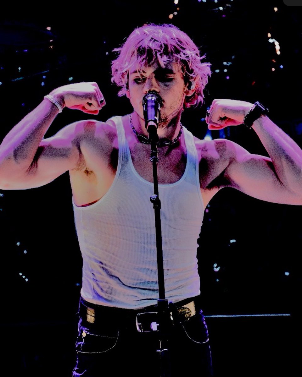 ㅤ
ㅤ
 ‍ ⠀ ▌ ▌ ▌ i𝙣  c𝙖se  𝙮͟𝙤͟𝙪͟  𝗱i𝗱n’t  𝐤𝐧𝐨𝐰  .
 ‍ ⠀ 𝗵𝗲’𝘀  𝙮our  𝒈͟i͟r͟l͟f͟r͟i͟𝐞͟n͟d͟’𝒔  𝒇av𝐨ri𝐭e  𝙙͟i͟c͟𝗸͟  .ᐟ
ㅤ
ㅤ