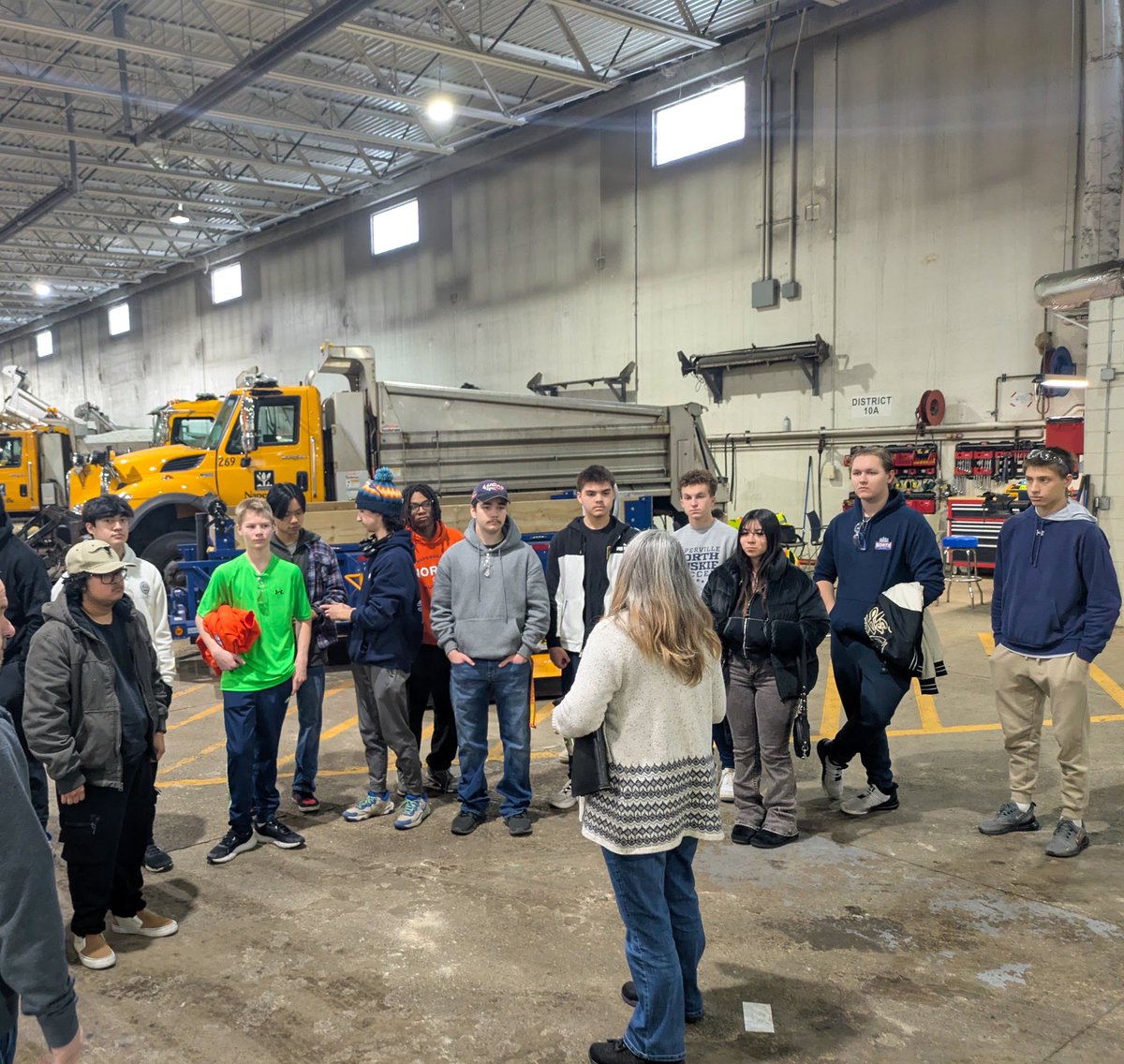 Our Autos students had an incredible field trip, exploring:

🔧 Naperville Park District Fleet Garage
🔧 Village of Naperville Fleet Services
🔧 Patrick Jaguar Land Rover

They got a behind-the-scenes look at operations, discovered career paths, and even checked out a Cybertruck!