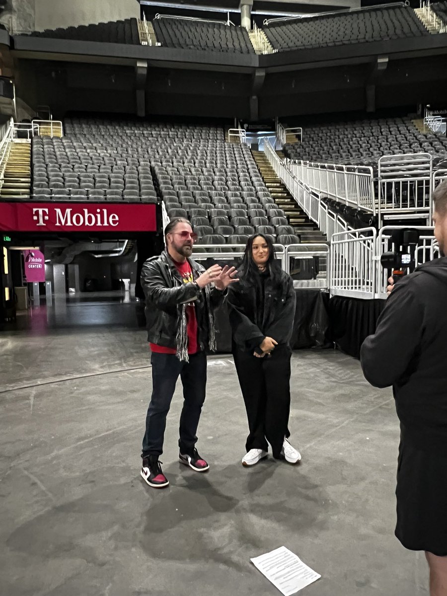 AEWpress's tweet image. . @callmekrisstat on media tour ahead of #AEWDynamite #WinterisComing tomorrow night @tmobilecenter 

📺 LIVE from Kansas City, MO 8pm ET/7pm CT on @TBSNetwork! 
🎟️AEWTIX.com 

@997ThePoint @KSNLocalNews @KODEnews @Hot103Jamz @AEW