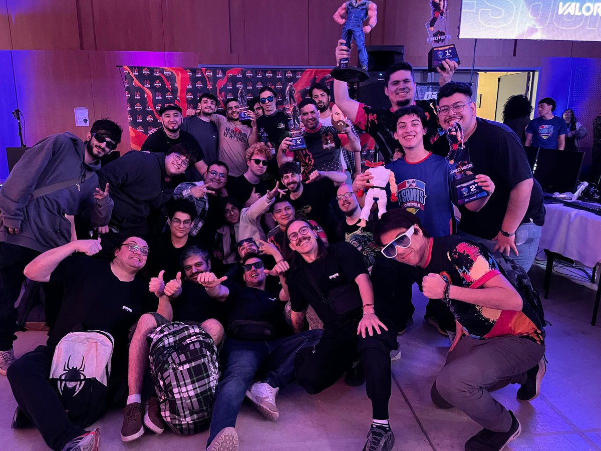 Estuve a un paso de aparecer en la tele (? Ya va llegar. Un fin de semana bastante lindo en comunidad, <a href="/ValquiriaGames/">Valquiria E-Sports Argentina - FGC</a>  gracias por la buena onda que le ponen siempre! Nos vemos a la vuelta para el raganarok 2025