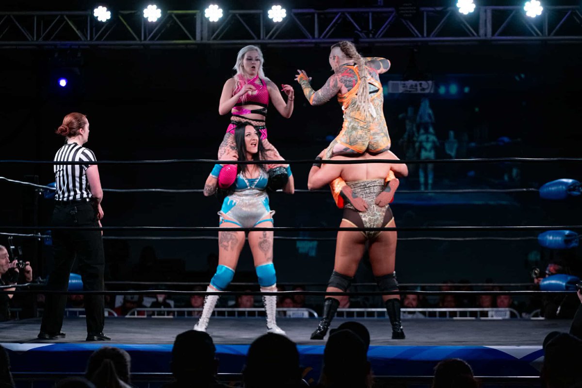 SavannahEvansNV's tweet photo. Bring your best caption.
📸: @overbeyphoto
#titlematchwrestling #ladiesnightout #wrestlecade #chickenfight https://t.co/Ma25fqpKoH