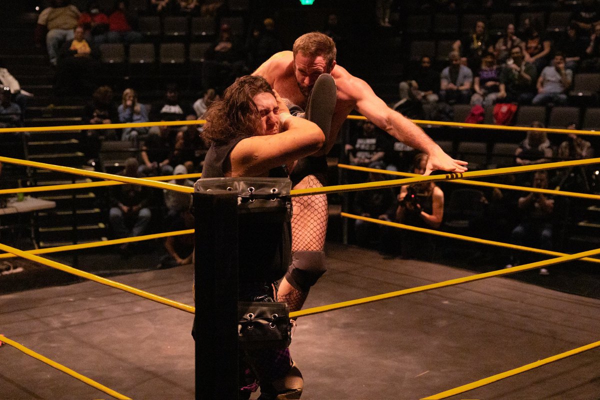 mister_photoG's tweet photo. Effy with a big boot in the corner for Broski Jimmy #GCWMasterMind #gcw @GCWrestling_ https://t.co/HvO4GrcVy3