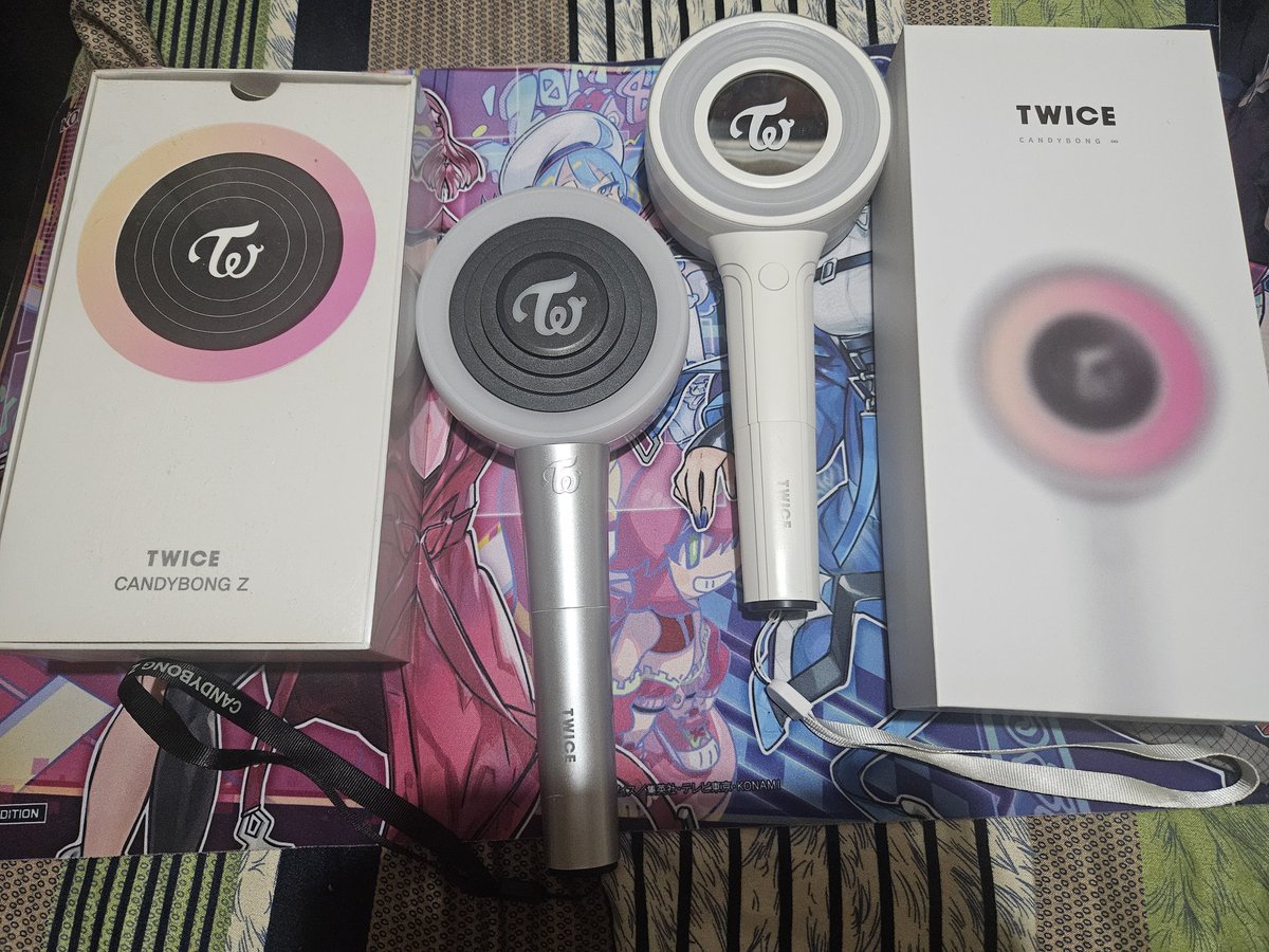_pawluvmatcha's tweet photo. wts lfb TWICE cbz cbi for 2300 both  

- both fully functioning (vids upon request)      
- onhand/payo (prio)/3days dop  
- have slight scratches sa handle ng cbz, ganun ko rin sya nabili from prev owner      
- 10/10 for cbi            

rfs: decluttering   
loc: cavite https://t.co/5q8DOKhhNC