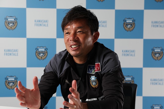 weeklysd's tweet photo. ⚽️Ｊリーグ⚽️

三笘薫、山根視来、家長昭博、小林悠らとのエピソード。そして鬼木達監督が語る川崎で最も記憶に残るシーンやゴール【特別インタビュー】 | サッカーダイジェストWeb
👉 https://t.co/pExVL9uPDk

#川崎フロンターレ #frontale #鬼木達 #三笘薫 #山根視来 #家長昭博 #小林悠 https://t.co/iNCZDlAcFw