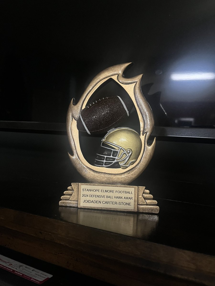 JoidadenS's tweet photo. Blessed to be Awarded with the Ballhawk award π¦
@t_hughes_10 @Hunter_48_Adams @SEHSMustangsFB https://t.co/rECWj1P5Zu
