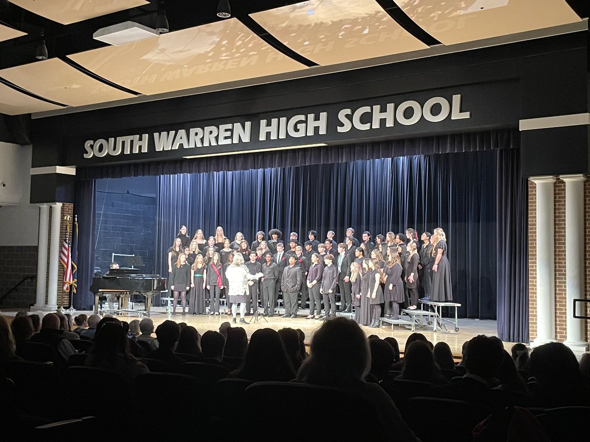 SouthWarrenHS's tweet photo. Our choirs were amazing tonight! They spread some beautiful holiday cheer! #NextLevelOfGreatness https://t.co/FUiIIgHrSy
