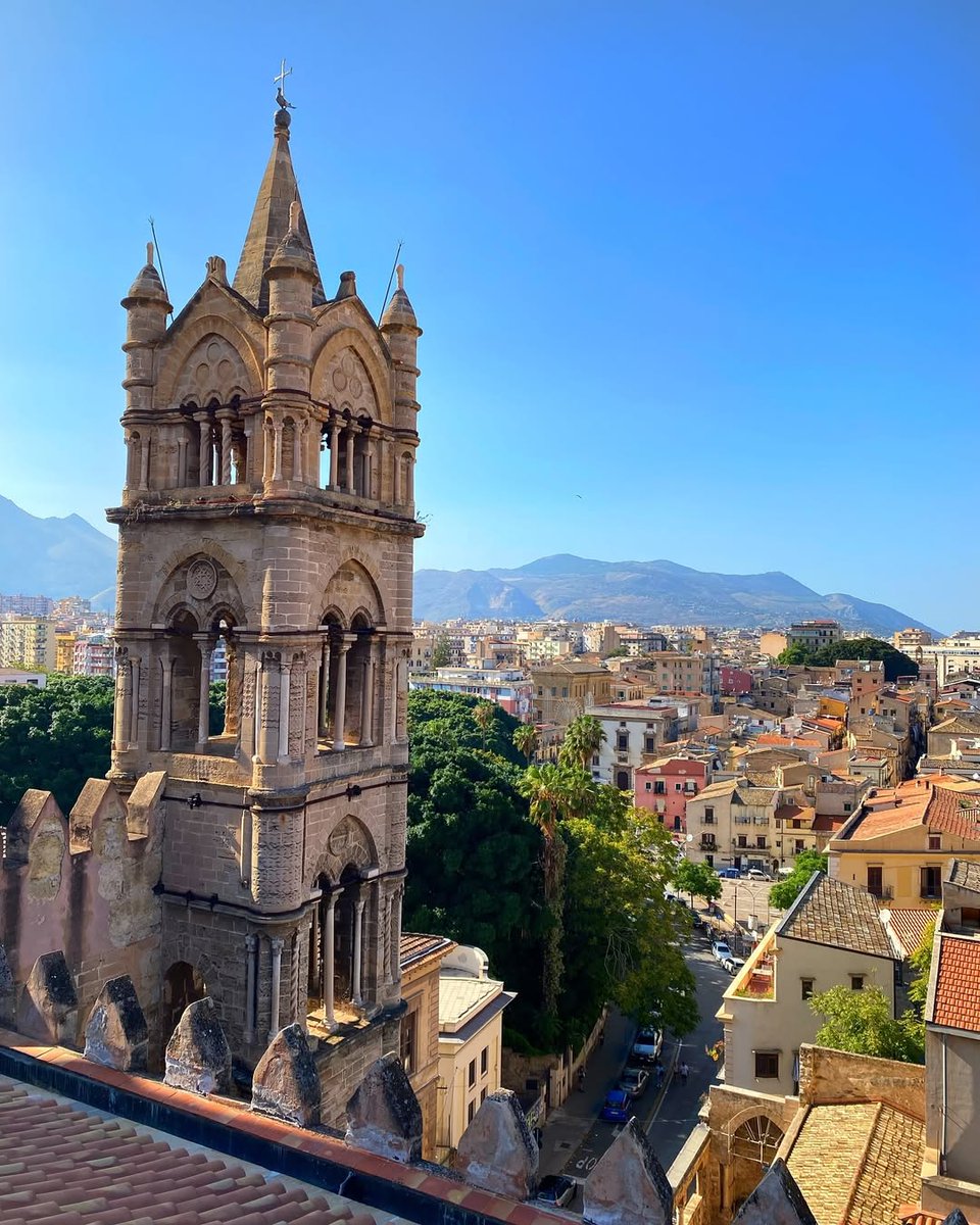 Learn_Sicilian's tweet photo. Stunning views 😍
📱 Download our FREE Learn Sicilian language mobile app on iOS and Android 👇👇👇

https://t.co/NVwiodbtBt

#sicily #sicilia #taormina
#palermo #catania #messina #travel
#siracusa #summer #italy #italia #winter #holiday #europe #vacation #photography https://t.co/RzXy4o2KBg
