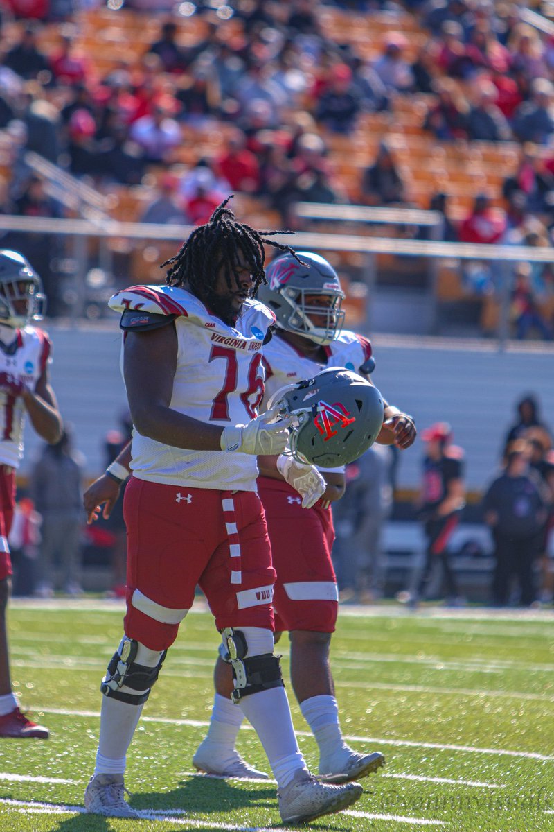 STATS😤🔥

20 game starter
3 sacks given up in 20 games
Week4 linemen of the week
35+🥞🥞
Elite 8
2xx ciaa champion 💍