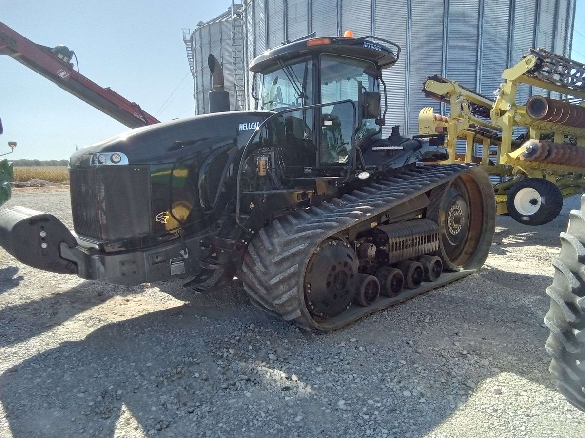 MachineryPete's tweet photo. Join me Thursday at DJD-3, Inc. farm retirement auction in Louisville, IL for Donnie and Jennifer Dueker. Sale by Schmid Auction. We'll be there filming for Machinery Pete TV. Live in person sale. No Buyer Prem. '23 JD 8R 370 w/ 153 hrs; '14 Challenger MT865C w/ 1450 hrs; https://t.co/qYWFOKzCZN
