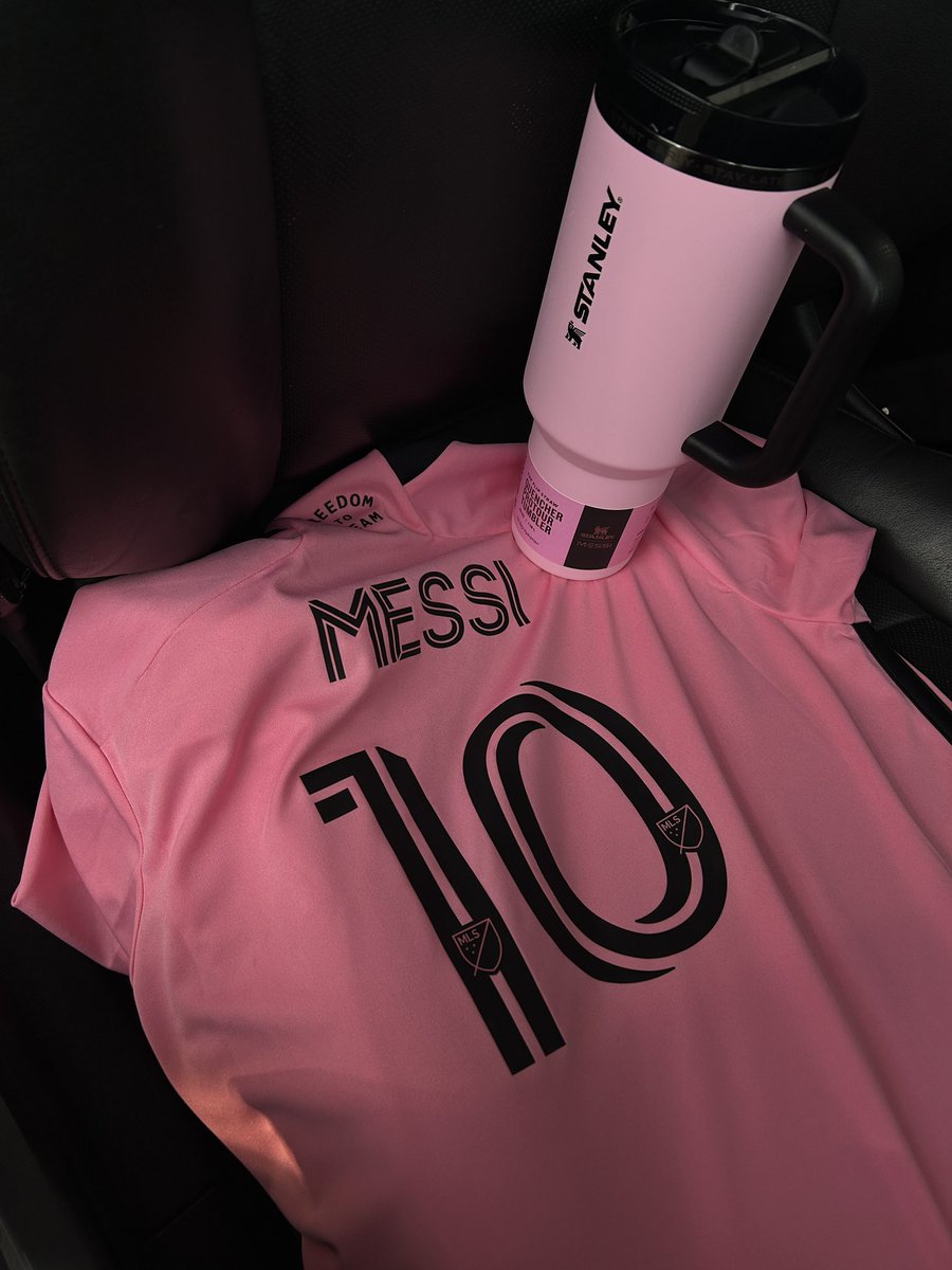 Secret Santa 🥹😍 Stanley <a href="/leomessisite/">Leo Messi</a> collection 💖