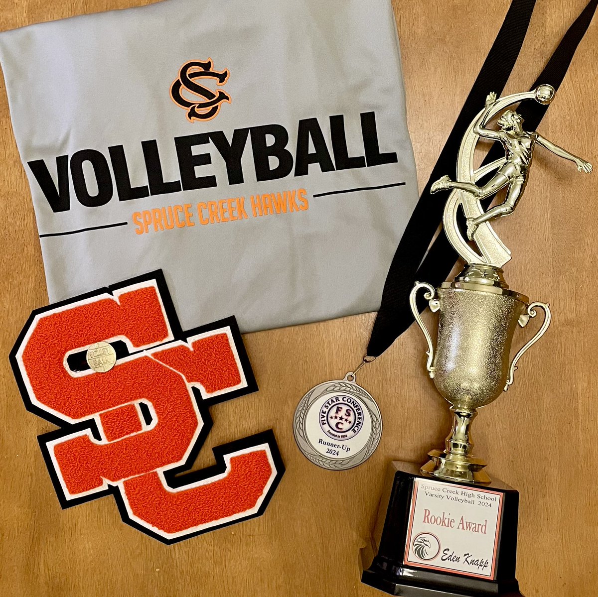 EdenKnapp1's tweet photo. That’s a wrap! So thankful to be recognized as the first-year Varsity player who made the biggest impact this season at the Spruce Creek volleyball banquet! 🧡🦅

#classof2028 #volleyball #middle #middleblocker #middlehitter #topselect #teamflorida #d1portorange #edenknapp https://t.co/R6Ga7ffVOf