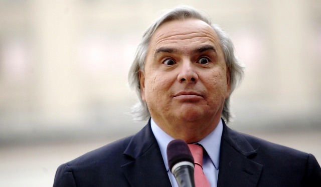 "SE ROBAN 2 COMPUTADORES"