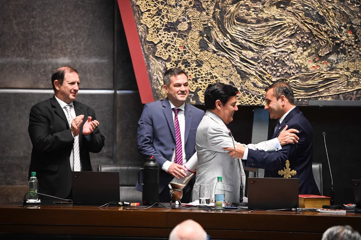 lucasaromero's tweet photo. La Cámara de Representantes renovó sus autoridades

👏🏻👏🏻Felicitaciones a @herrerayflia , reelecto como Presidente, y a @JCesino , electo como Vicepresidente Primero. 

Y el mayor de los éxitos para el Dr. Juan Pablo Espeche, primer Fiscal Especializado en Cibercrimen. https://t.co/kJCtFl7CIx