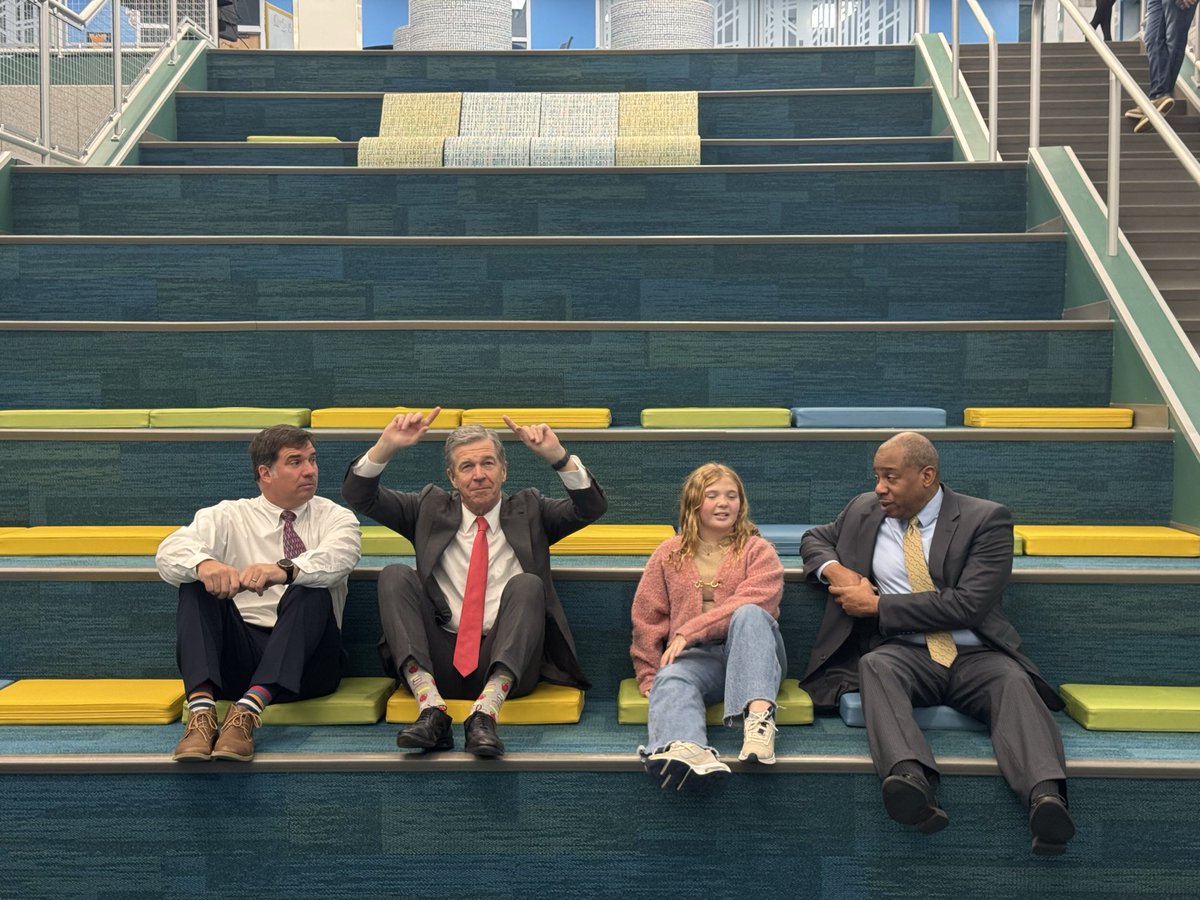 MoGreenforNC's tweet photo. It was an honor to join @NC_Governor in Guilford County to celebrate his "Year of Public Schools." The work continues: supporting public education must remain our state’s top priority. 

Strong public schools make strong communities, a strong economy, &amp; a strong North Carolina. https://t.co/TsZz0tOYlM