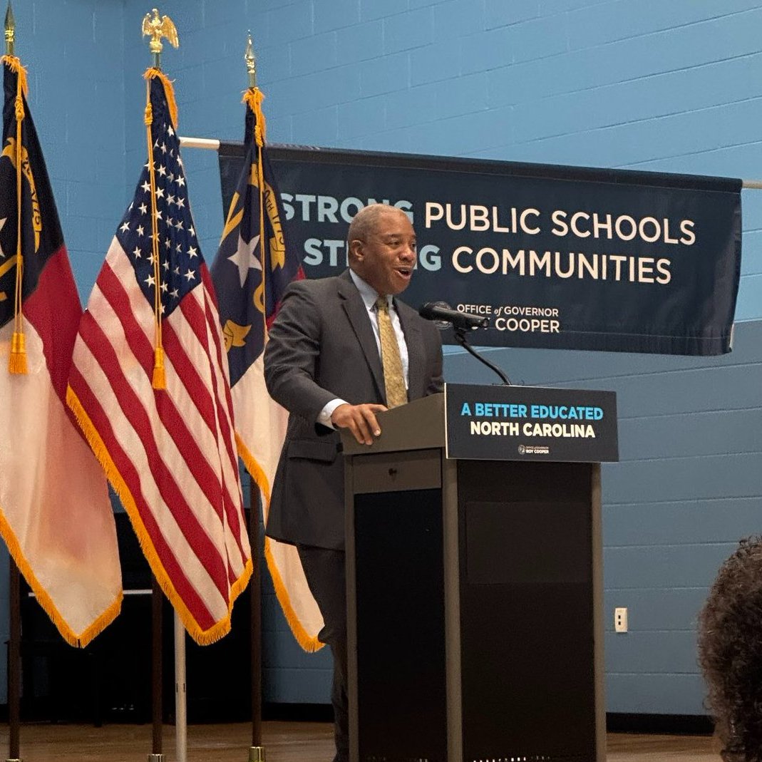 MoGreenforNC's tweet photo. It was an honor to join @NC_Governor in Guilford County to celebrate his "Year of Public Schools." The work continues: supporting public education must remain our state’s top priority. 

Strong public schools make strong communities, a strong economy, &amp; a strong North Carolina. https://t.co/TsZz0tOYlM