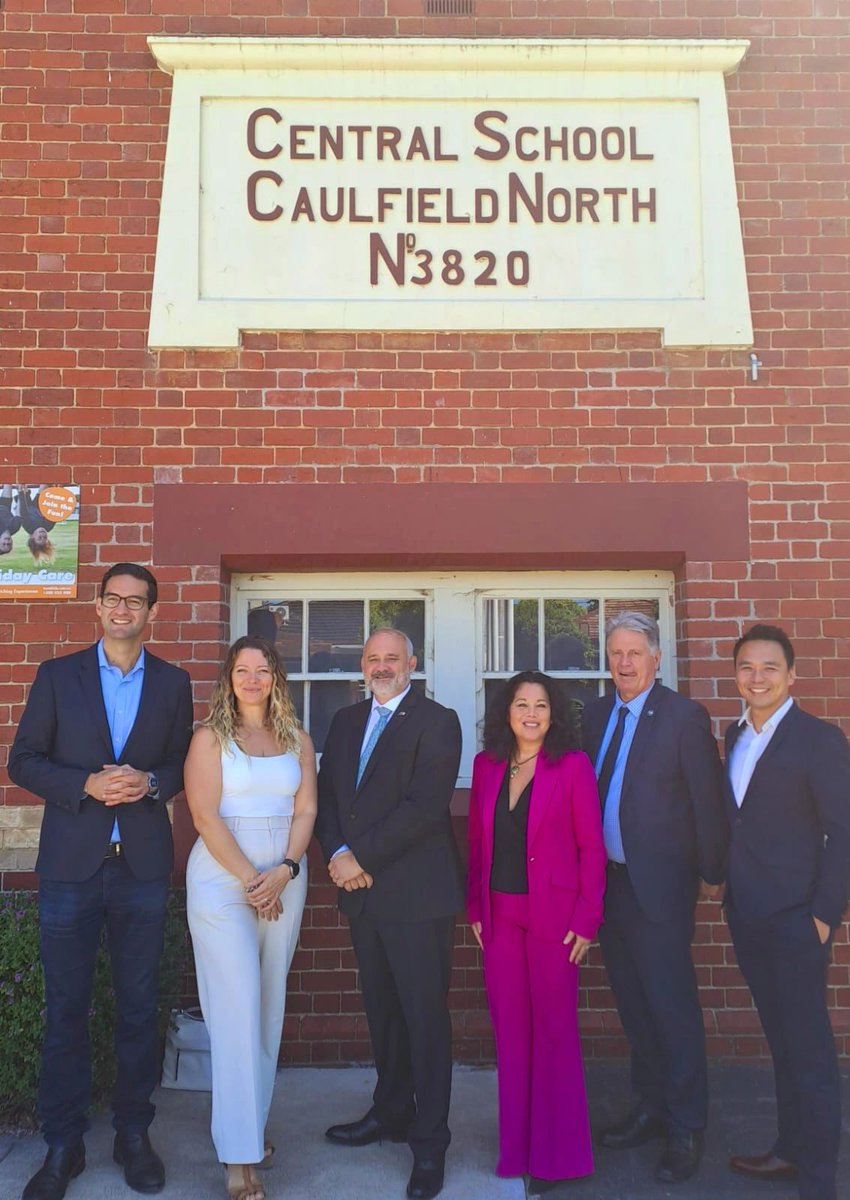 Paule Ignatio (@paule_ignatio) on Twitter photo France and Australia are leading the way with cooperation on bilingual education! Our innovative curricula take the best of both systems: French academic rigour and Australian well-being.
Caulfield Junior College is a fantastic example!
<a href="/FranceAustralia/">France in Australia 🇫🇷 🇪🇺</a> <a href="/joshburnsmp/">Josh Burns</a> France and Australia are leading the way with cooperation on bilingual education! Our innovative curricula take the best of both systems: French academic rigour and Australian well-being.
Caulfield Junior College is a fantastic example!
<a href="/FranceAustralia/">France in Australia 🇫🇷 🇪🇺</a> <a href="/joshburnsmp/">Josh Burns</a>