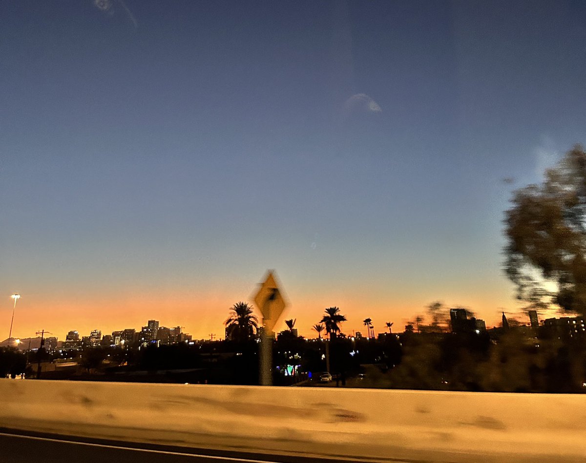 piinkgarza's tweet photo. I love phx but I need to get outta here. Where should I move to for 2025? https://t.co/ZBuNIelYQ3
