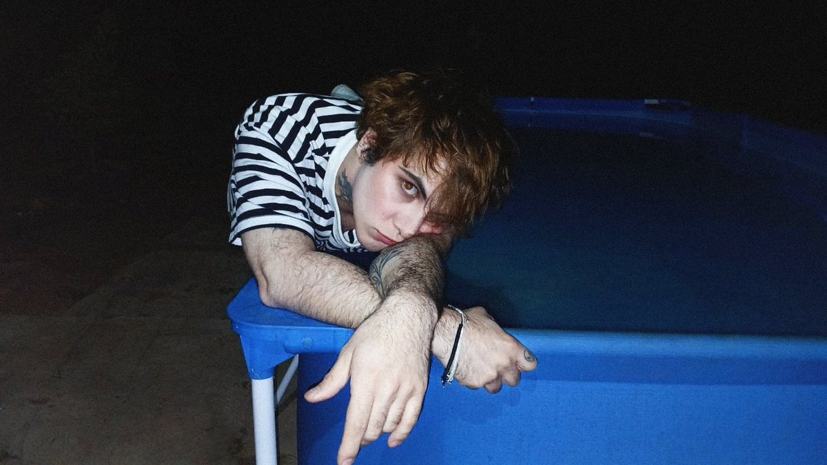 Namuel's tweet photo. 13/12/2024 
NAMUEL - Almohada x New Gods (GRIMES)
EN TODAS LAS PLATAFORMAS DE STREAMING 
Letra y música: Namuel, Grimes
Producción: Kevz https://t.co/R13O7jpaGN