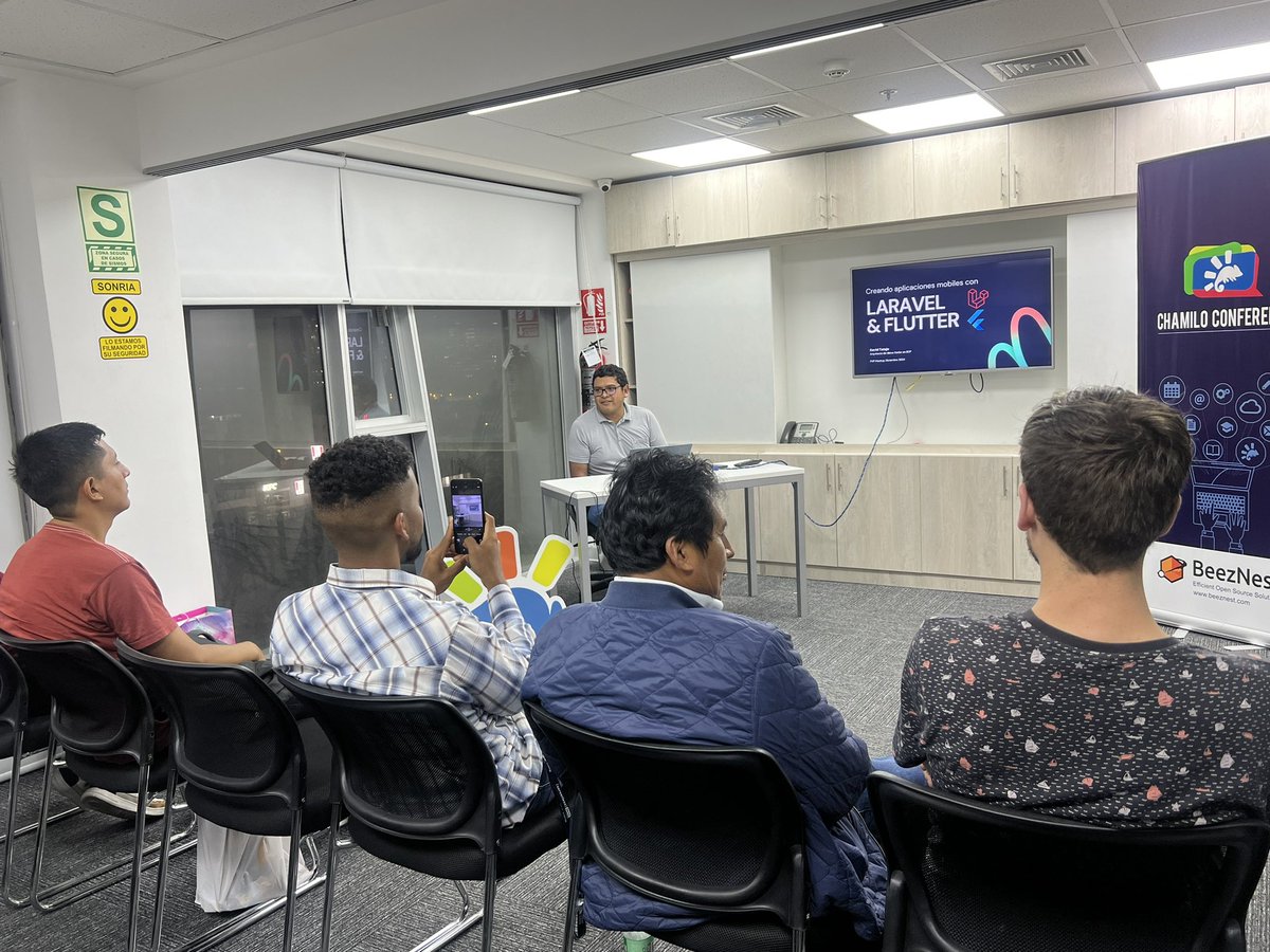 php_peru's tweet image. Continuamos con #Laravel y Flutter con David Tataje #phpPeru #community