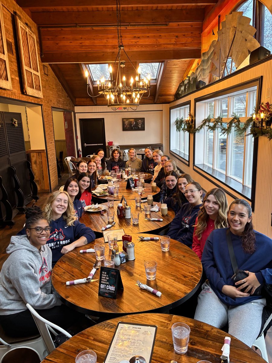 Holiday team breakfast to fuel up for finals! Time to finish strong!📚💻💪🏽⁦<a href="/ToastCoffeehous/">Toast Coffeehouse</a>⁩