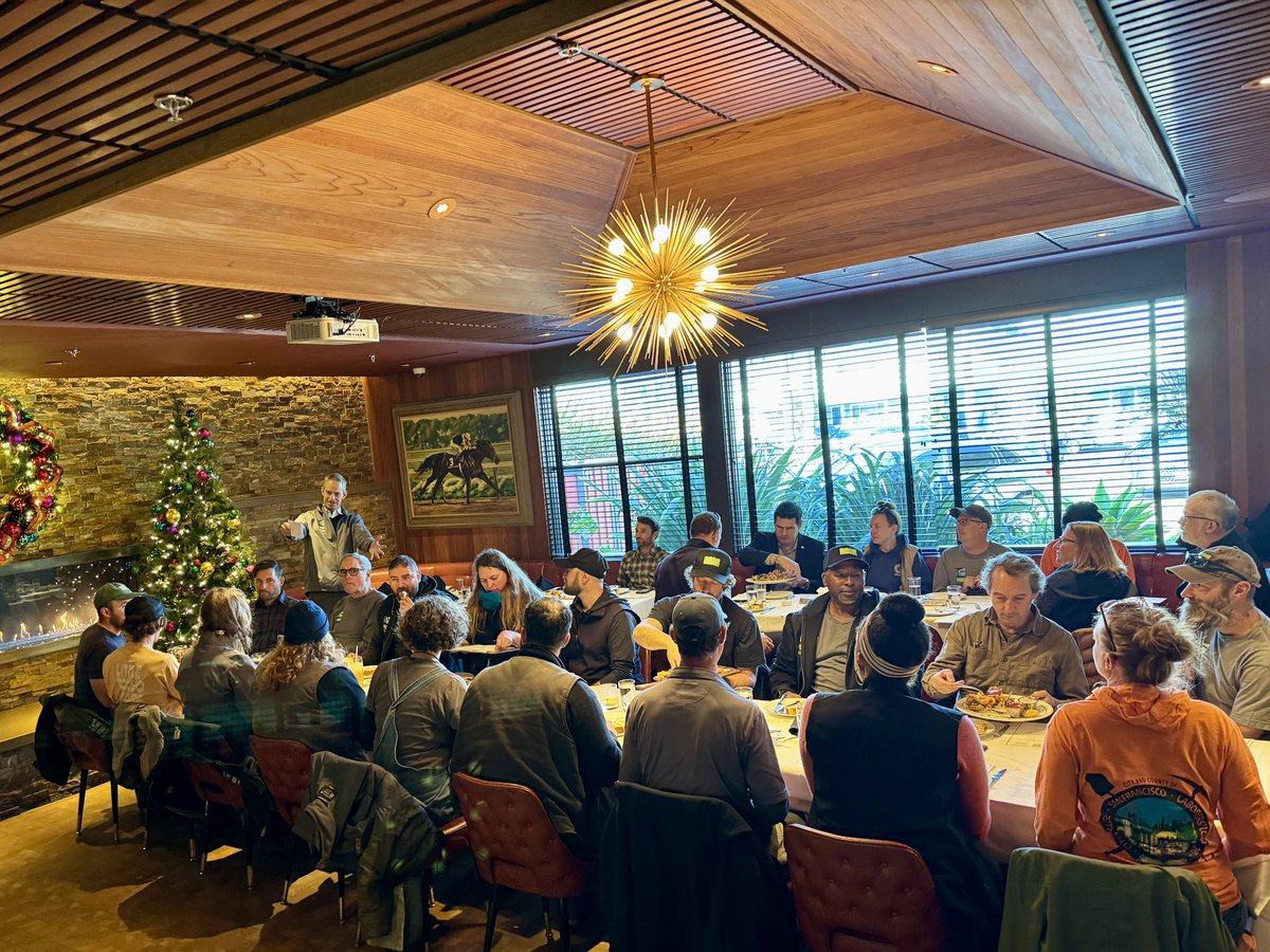 Liuna261pec's tweet photo. #261TeamRPD @originaljoeswestlake for the 11th Annual Joint Labor Management Committee meeting/Holiday lunch. The SFRPD Park Section Supervisors cover the entire city and take mental & physical responsibility for making sure the citizen experience is a safe and enjoyable one 🏆 https://t.co/X4G9TrKMpf