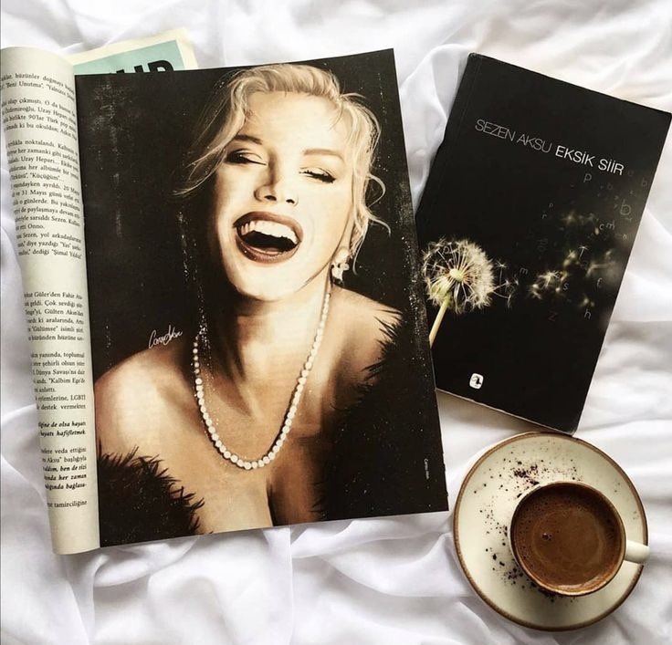 Bazı şarkılar bir insana, bir sürü anıya şahittir 
Başkalarına adayamazsın🤍✨