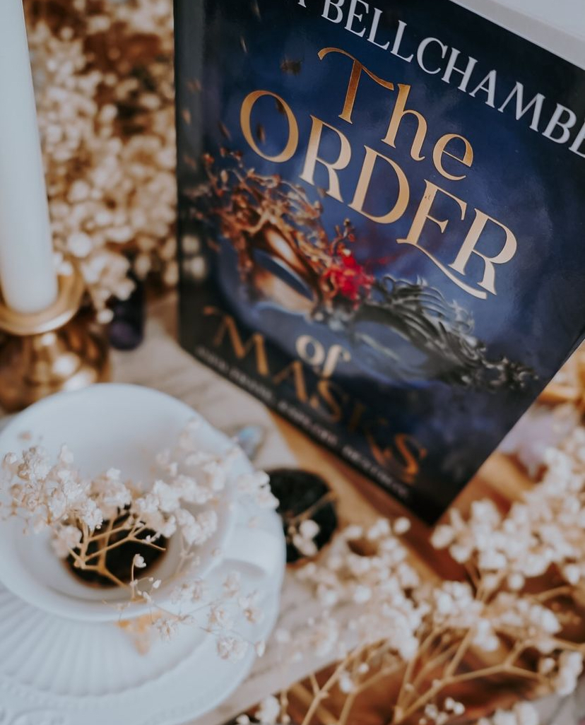 We're thrilled to share the first posts for our tour of the UK edition of The Order of Masks by <a href="/AlinaBellWrites/">Alina Bellchambers | UPDATES ONLY (Active Insta)</a>! 📖🎭 Thank you to our hosts 📸<a href="/PaperFury/">CG Drews</a> &amp; @/thiane_reads_sa, make sure to visit their stops &amp; follow along the tour in our Bookstagram hashtag #TheOrderofMasksUKMTMC