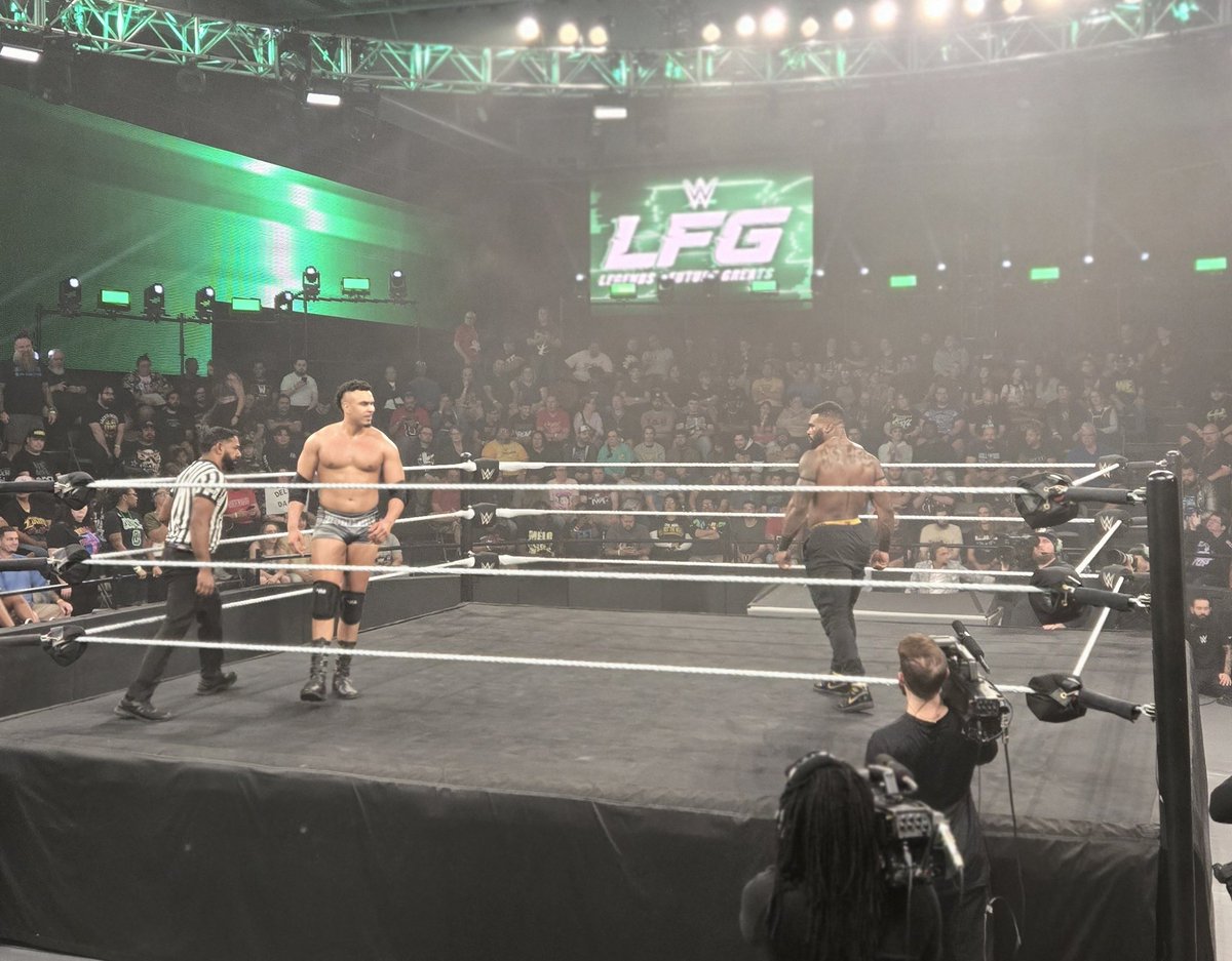 dagreatest33's tweet photo. The debut of Elijah Holyfield #WWELFG https://t.co/405MmUDCK7