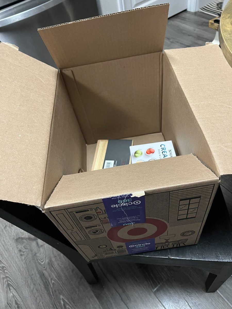 glassofbrew's tweet photo. Thanks @Target for your fantastic shipping methods!  That poor glass never had a chance. https://t.co/gxnOFYYxGm