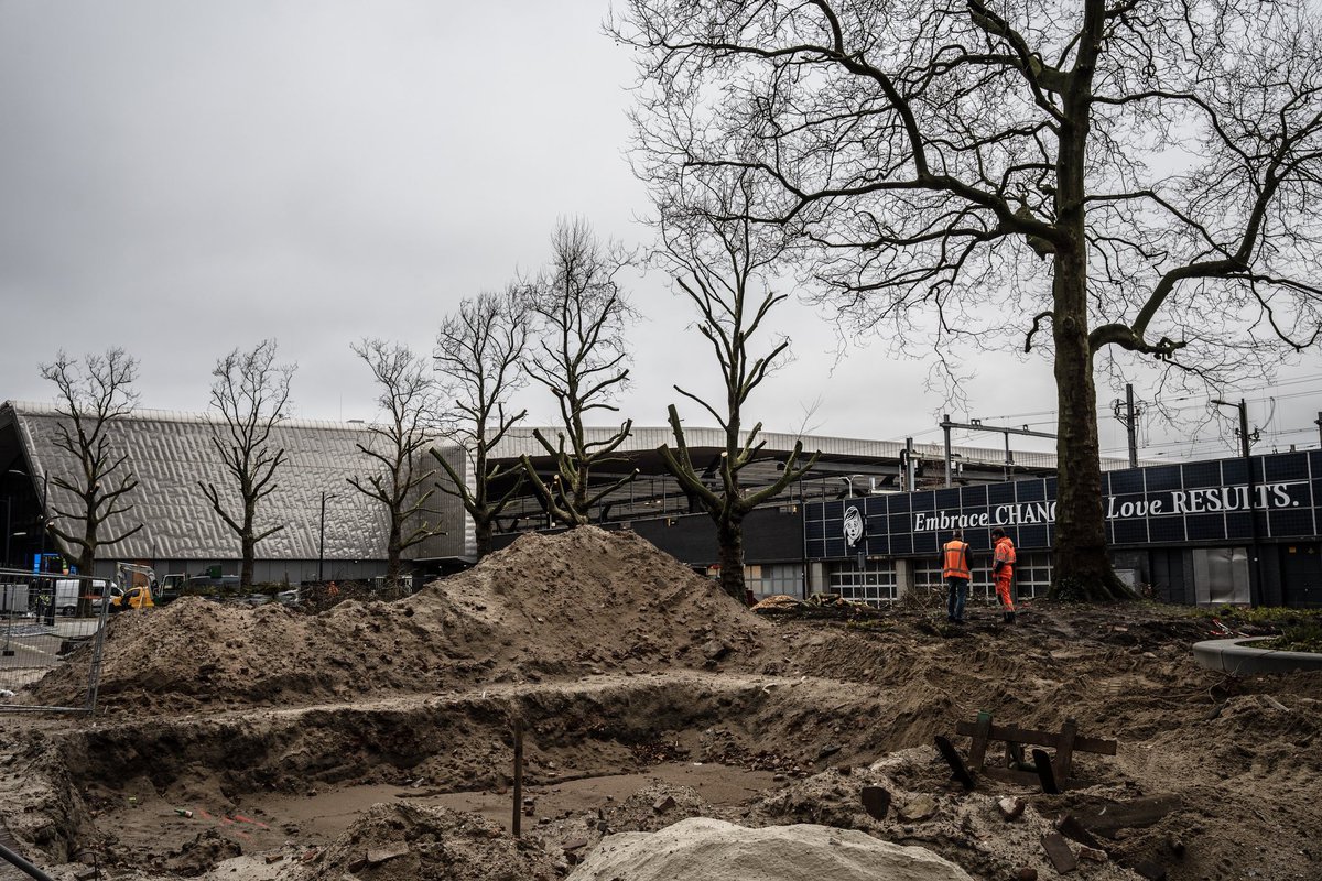 JokeSchot1's tweet photo. Delftseplein Rotterdam 10 december 2024. Hier komt Tree House geïnspireerd op het ecosysteem van een boom. https://t.co/aYAljYh9ZZ