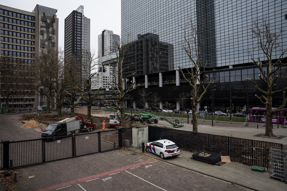 JokeSchot1's tweet photo. Delftseplein Rotterdam 10 december 2024. Hier komt Tree House geïnspireerd op het ecosysteem van een boom. https://t.co/aYAljYh9ZZ