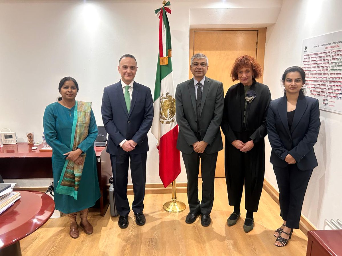 IndEmbMexico's tweet photo. Deepening India-Mexico ties! 

The Ambassador met with the Secretary General of the Chamber of Deputies, H.E. Mr. Mauricio Farah Gebara @mfarahg , fostering a spirit of warmth and friendship. A step forward in enhancing diplomatic relations and mutual cooperation between India and Mexico. 🇮🇳🤝🇲🇽

#IndiaMexicoRelations