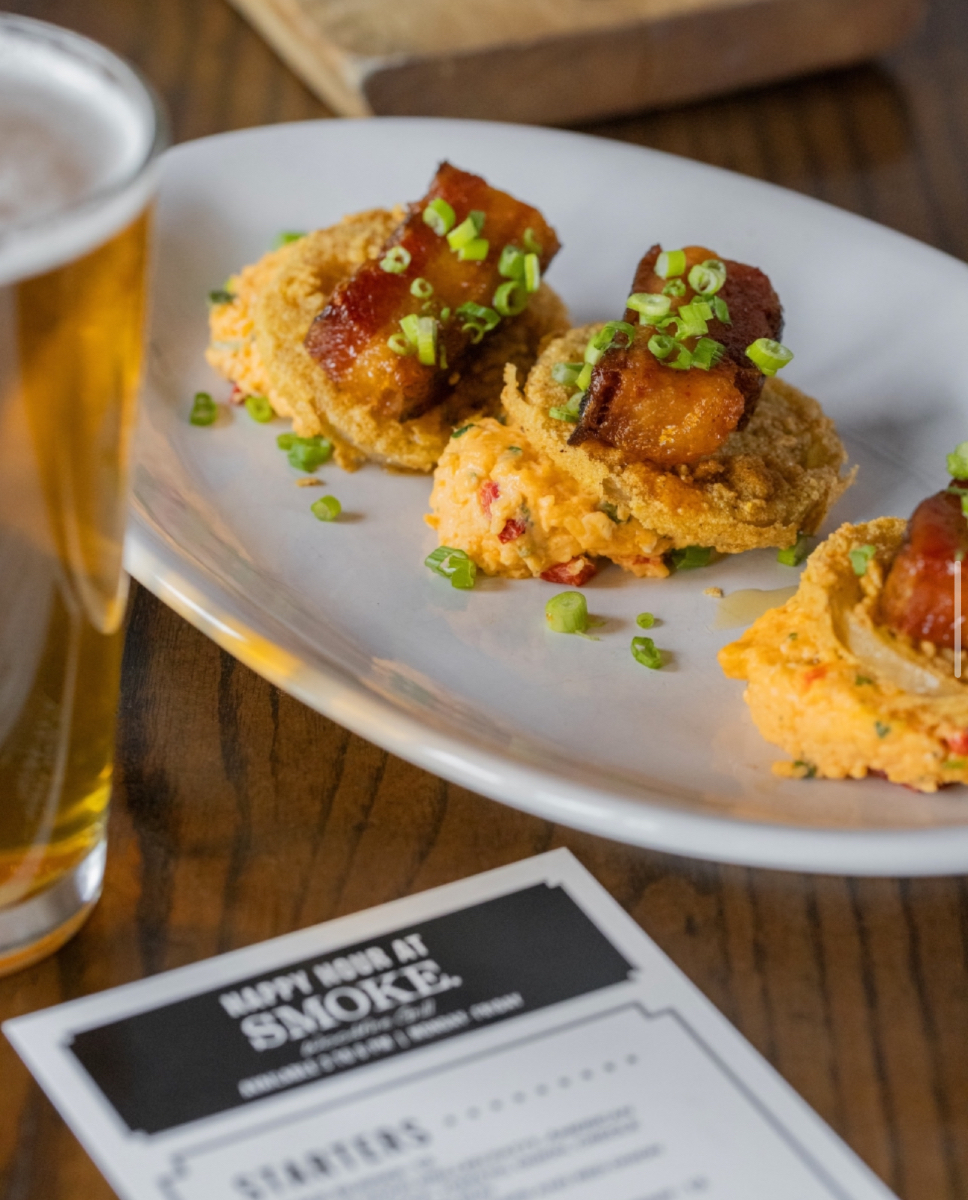 SMOKEWoodfire's tweet photo. The holiday season is here and the nights are getting longer—what better reason to gather your friends and family for happy hour? Did we mention the discounted appetizers and drinks? 🍹 https://t.co/OuSPCq9XqN