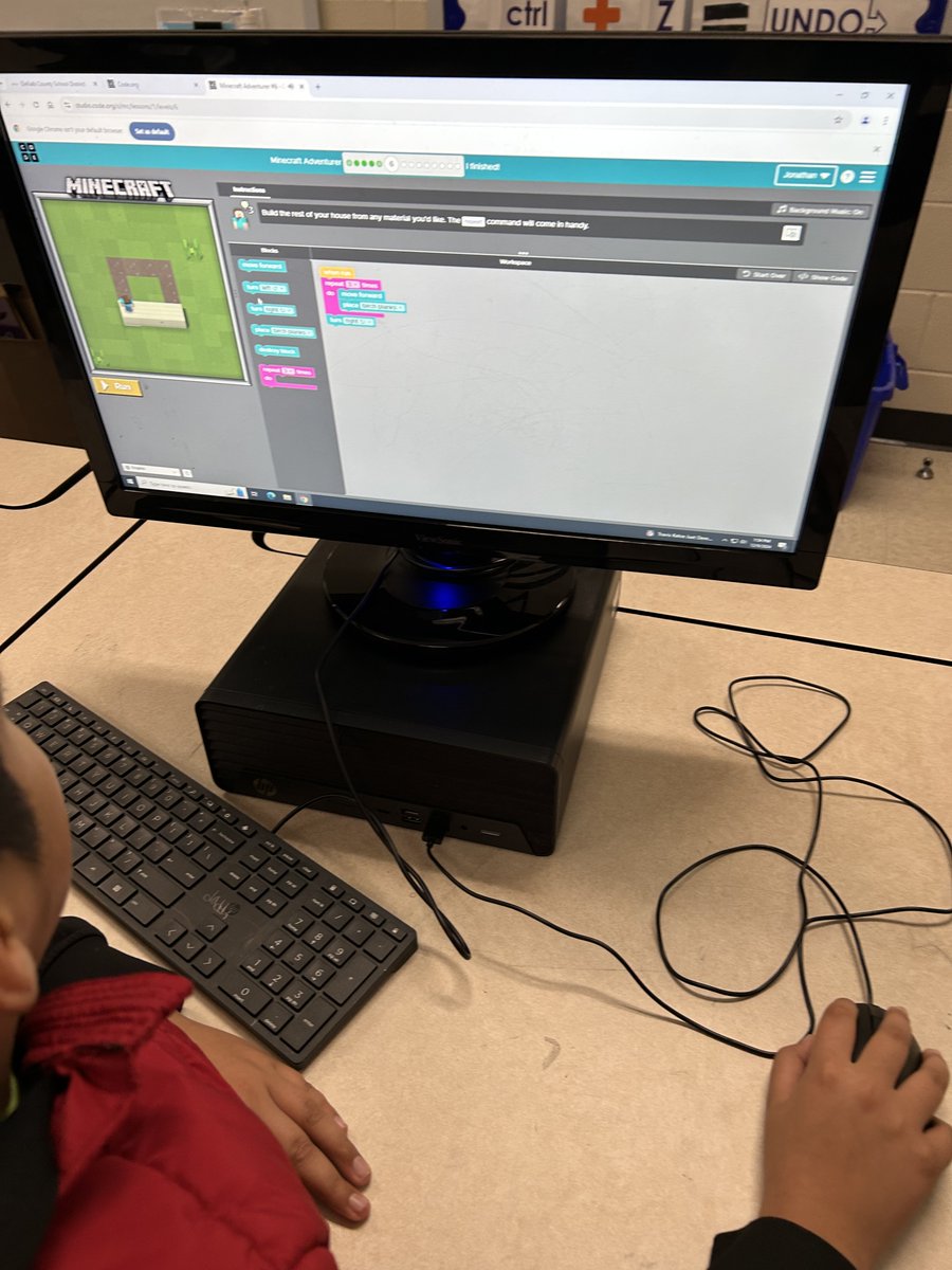 SmokeRiseSTEM's tweet photo. @CSEdWeek @wrightway99 @codeorg 
Monday was day #1 of CS Week. The students started with unplugged activities and Minecraft on https://t.co/k5hMHBVDbC https://t.co/c7oGy5egad