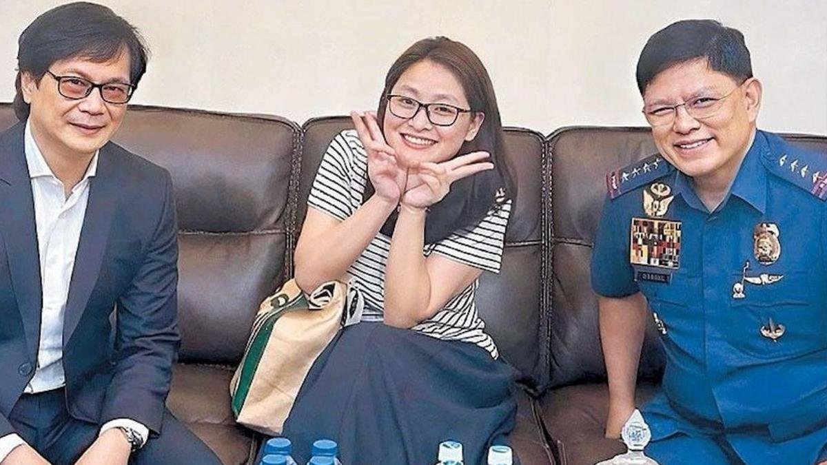 Sean Williams (@swilliamsjourno) on Twitter photo Our latest <a href="/Underworld_Pod/">The Underworld Podcast</a> dives into my story for <a href="/thewirechina/">The Wire China</a> on Alice Guo, illegal gambling and scams in SE Asia, 200,000 people in slavery and how eager the Chinese Communist Party is to crack down
Listen here: open.spotify.com/episode/2M6zNB…
Feature here: thewirechina.com/2024/12/08/ris… Our latest <a href="/Underworld_Pod/">The Underworld Podcast</a> dives into my story for <a href="/thewirechina/">The Wire China</a> on Alice Guo, illegal gambling and scams in SE Asia, 200,000 people in slavery and how eager the Chinese Communist Party is to crack down
Listen here: open.spotify.com/episode/2M6zNB…
Feature here: thewirechina.com/2024/12/08/ris…
