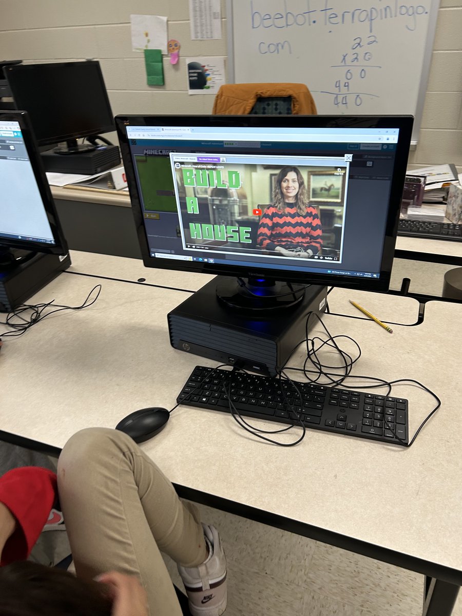 SmokeRiseSTEM's tweet photo. @CSEdWeek @wrightway99 @codeorg 
Monday was day #1 of CS Week. The students started with unplugged activities and Minecraft on https://t.co/k5hMHBVDbC https://t.co/c7oGy5egad