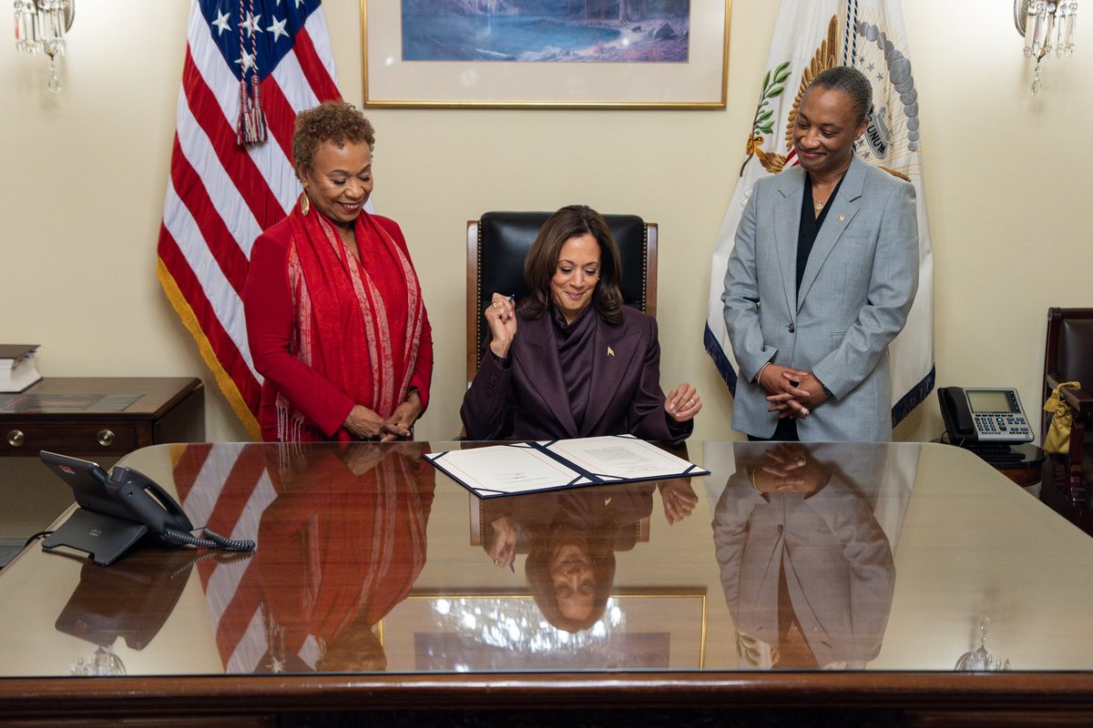 RepBarbaraLee's tweet photo. I was proud to lead the effort with Senator Butler to award my dear friend and mentor, Shirley Chisholm, with the Congressional Gold Medal.

It's the highest civilian award Congress can bestow, and I was honored to be at the signing standing next to Vice President Kamala Harris. https://t.co/VhBj6pNaep