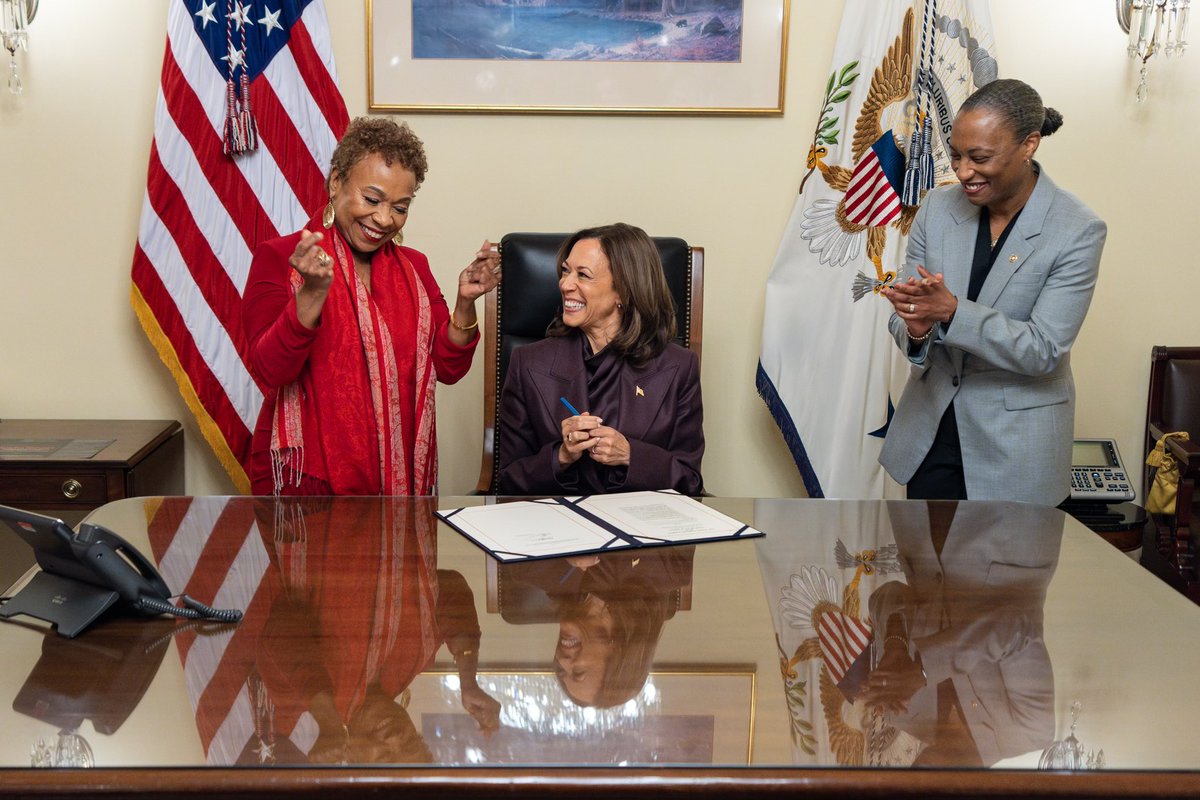 RepBarbaraLee's tweet photo. I was proud to lead the effort with Senator Butler to award my dear friend and mentor, Shirley Chisholm, with the Congressional Gold Medal.

It's the highest civilian award Congress can bestow, and I was honored to be at the signing standing next to Vice President Kamala Harris. https://t.co/VhBj6pNaep