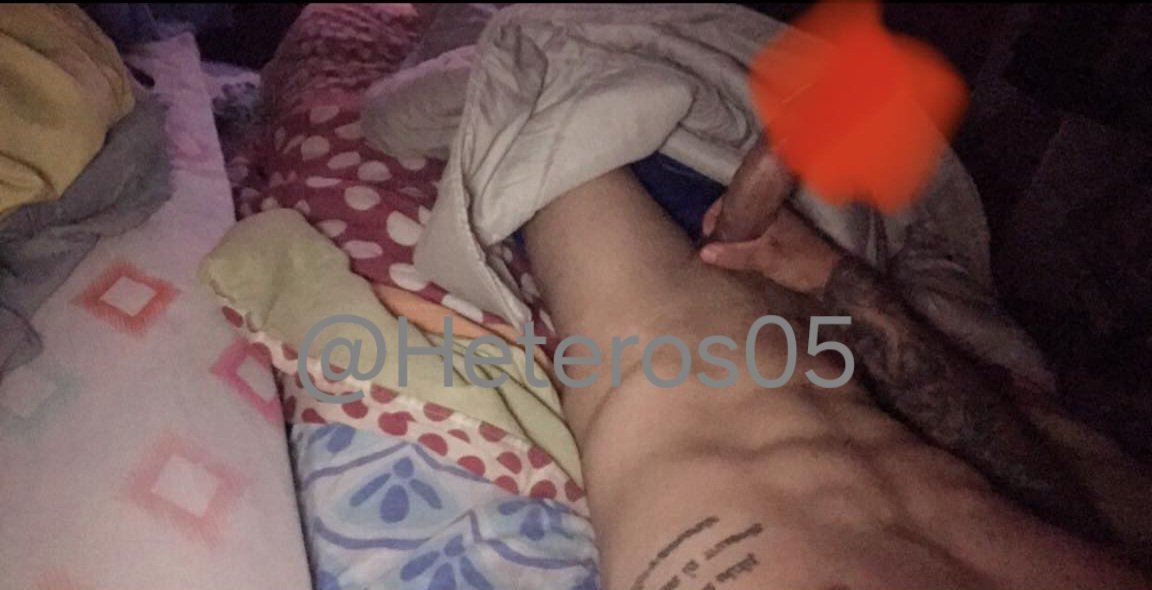 Heteros05's tweet photo. OTRO HETERO MAS 🔥🔥

DA RT 🔁 Y MG ❤️ PARA VER MAS HETEROS HERMOSO Y VERGONES 🍆🔥 https://t.co/KdNGAuEIRm