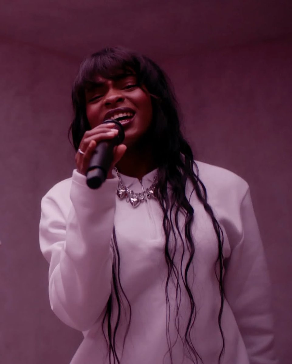 Sony Music Ecuador tweet media