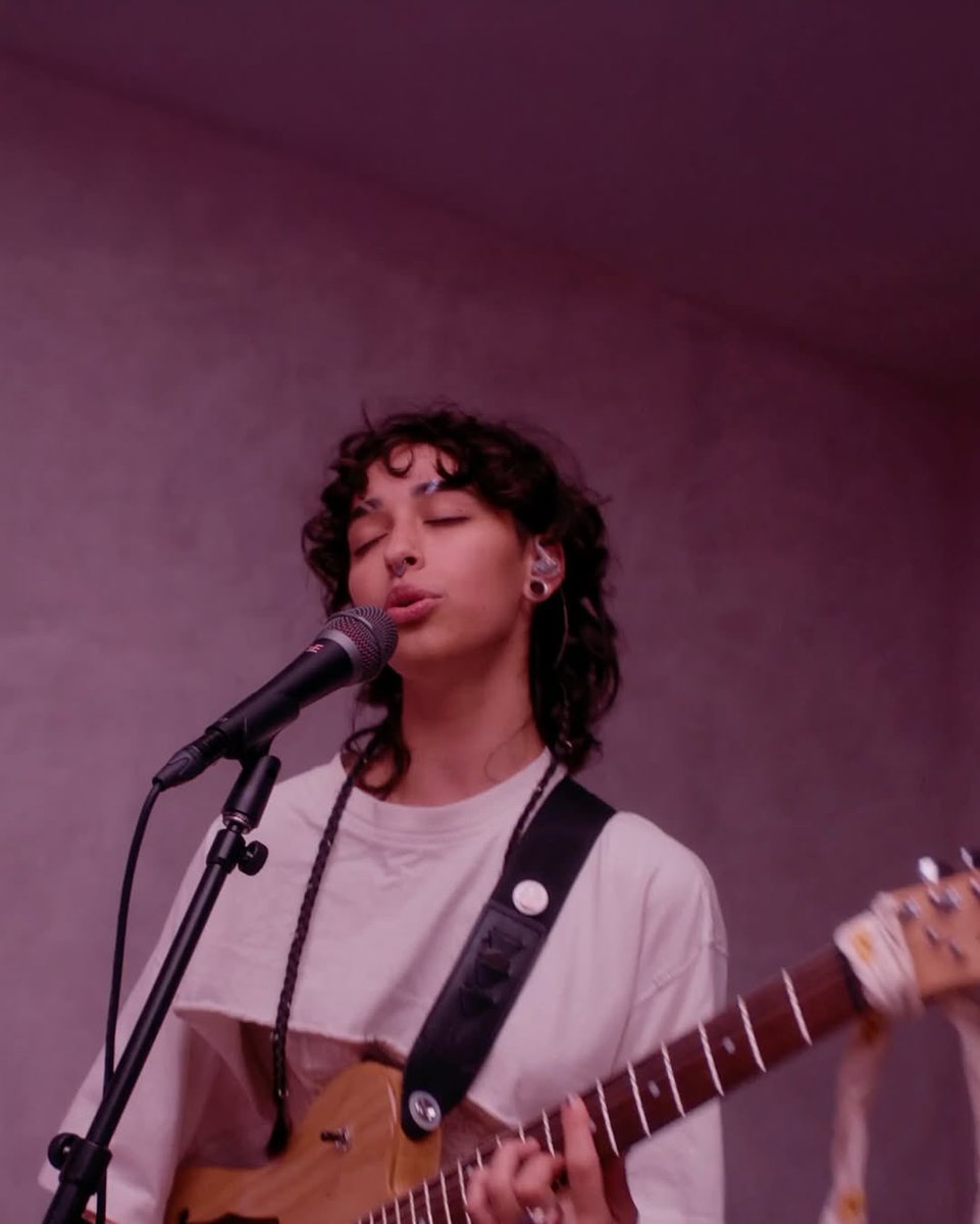 Sony Music Ecuador tweet media