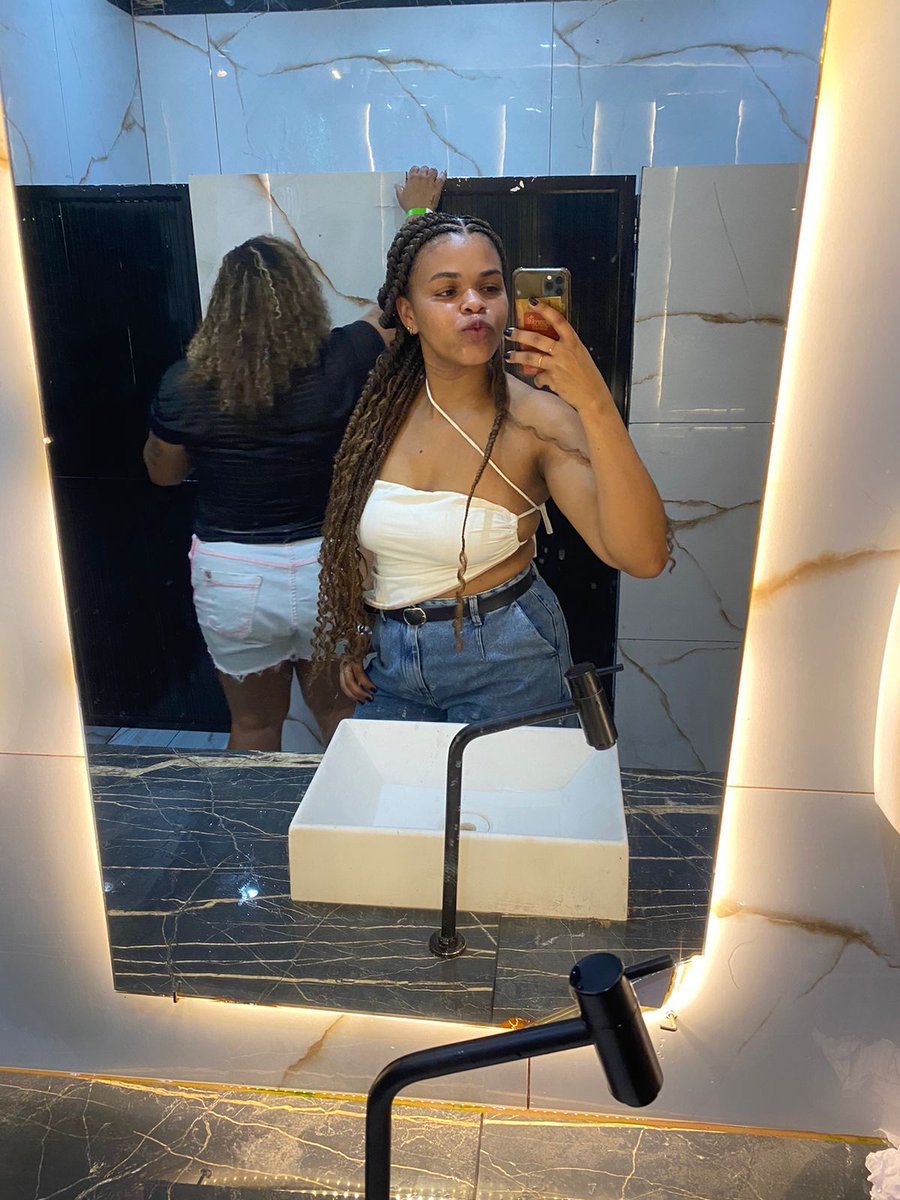 Postando em todas as redes só pq o rolê foi bom, merecido e ele elogiou ✨