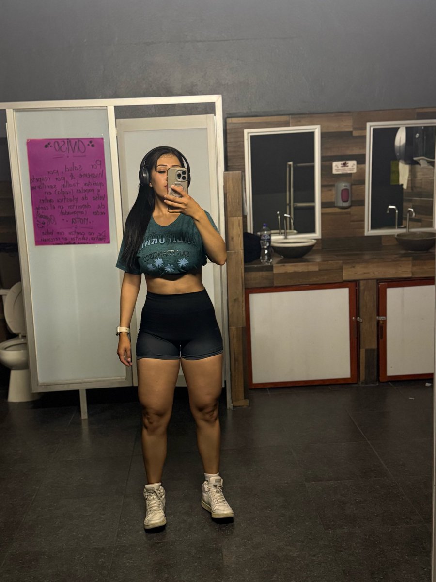 Suscríbete a mi página azul a tan solo 4 dlrs 

onlyfans.com/axam120