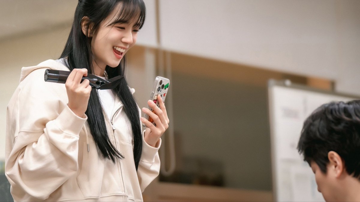 misskoreaJisoo's tweet photo. BLINKs, RT/REPLY WITH:

NEWTOPIA OUT FEB 7
#NewtopiaOnPrimeVideo 
#NewtopiaOnCoupangPlay https://t.co/loSvTYgL2n
